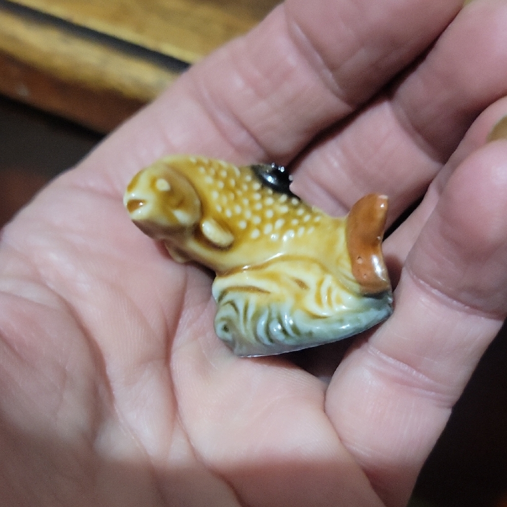 1972 Wsde Whimsey~Ref Rose Tea~ Trout